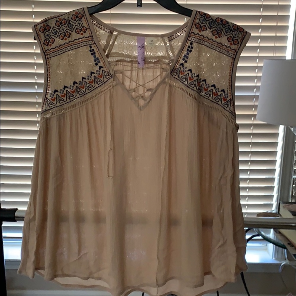 Women’s Blouse